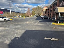 OYO Hotel Harriman near I-40