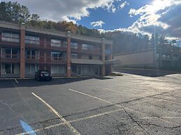 OYO Hotel Harriman near I-40