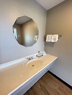 Four Seasons Inn