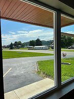 Four Seasons Inn