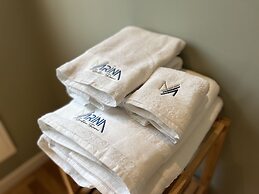 Marina Boutique Rooms