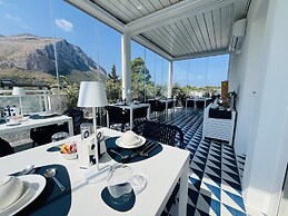 Marina Boutique Rooms