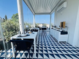 Marina Boutique Rooms