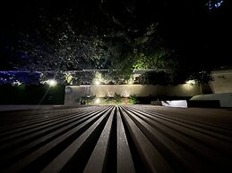 Marina Boutique Rooms