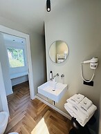 Marina Boutique Rooms