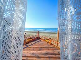 Family Time Beach Resort
