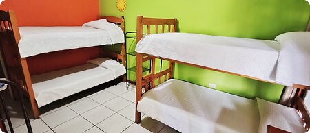 Hostel Coati Place Bed & Breakfast