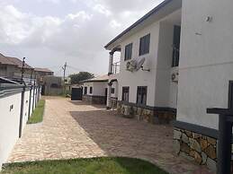 Adenta-accra - 3 Beds - Sleeps 6 - Private Parking