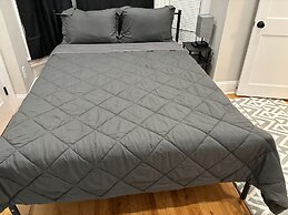 HomeStay - B&B - Near South Boston - JFK-Umass Area