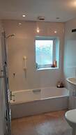 Charming Manchester House - Sleeps 6