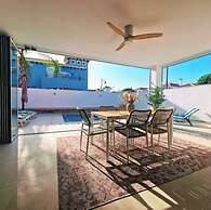 Stunning 2 bed Villa With Private Salt Water Pool