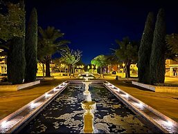 Stunning 2 bed Villa With Private Salt Water Pool