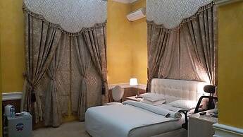 Castle De White House Hotel