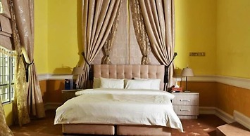 Castle De White House Hotel