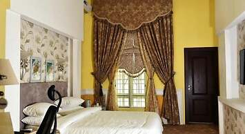 Castle De White House Hotel