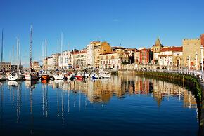 Seaviews-gijon-parking-2br-walk to Beach-wifi