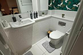 Manchester Oasis Retreat - 4 Bedroom House