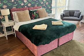 Manchester Oasis Retreat - 4 Bedroom House