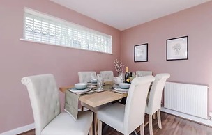 Manchester Oasis Retreat - 4 Bedroom House