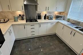 Manchester Oasis Retreat - 4 Bedroom House