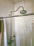 The JD Hyde Historic Inn