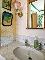 The JD Hyde Historic Inn