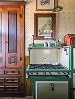 The JD Hyde Historic Inn