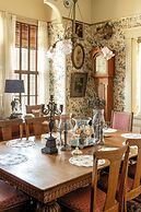 The JD Hyde Historic Inn