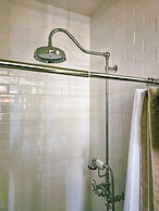 The JD Hyde Historic Inn