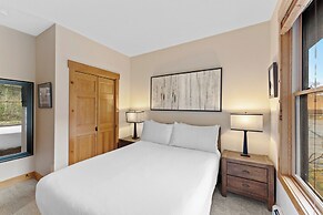 Trapper's Crossing #8780