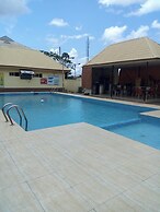 Kim Royal Hotel and Suites