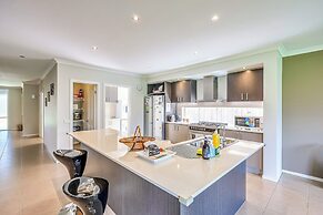 StayAU Spacious Stay Point Cook