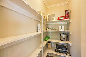 StayAU Spacious Stay Point Cook