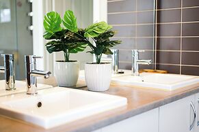 StayAU Spacious Stay Point Cook