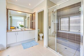 StayAU Spacious Stay Point Cook