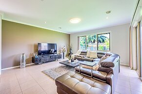 StayAU Spacious Stay Point Cook