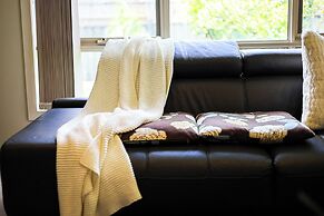 StayAU Spacious Stay Point Cook