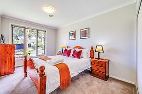 StayAU Spacious Stay Point Cook