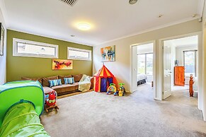 StayAU Spacious Stay Point Cook