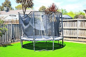 StayAU Spacious Stay Point Cook