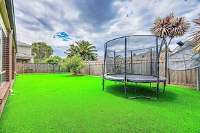 StayAU Spacious Stay Point Cook