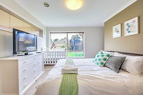 StayAU Spacious Stay Point Cook