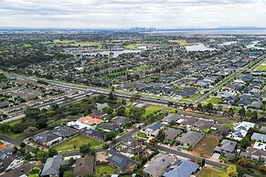 StayAU Spacious Stay Point Cook