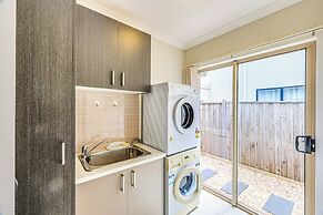 StayAU Spacious Stay Point Cook