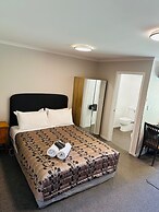 Academy Lodge Motel