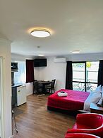 Academy Lodge Motel