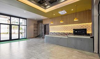 Treebo Imperia, Kommadi