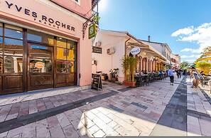 The Vibrant Hub in Shkod r