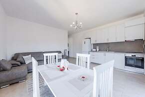 Urban Scene - Free Parking