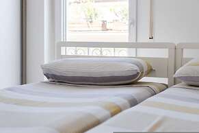 Urban Scene - Free Parking